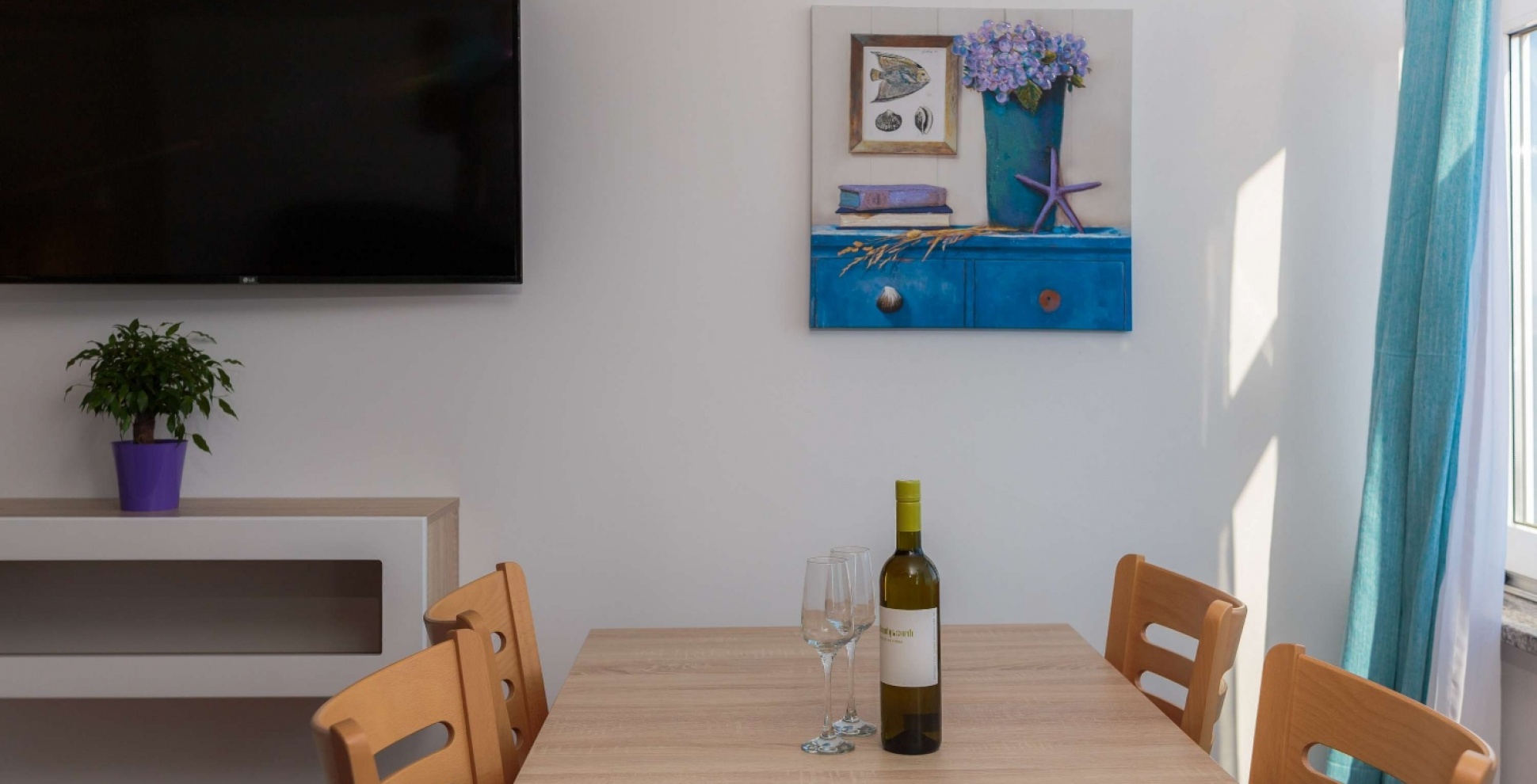 Studio apartment with sea view