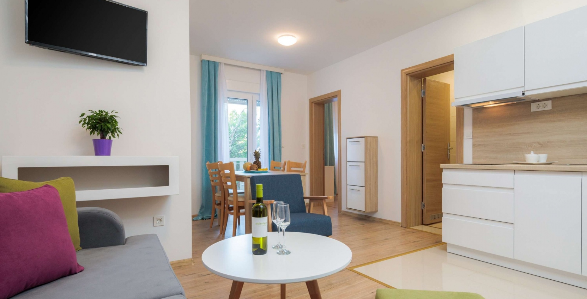 One bedroom apartment with a partial sea view