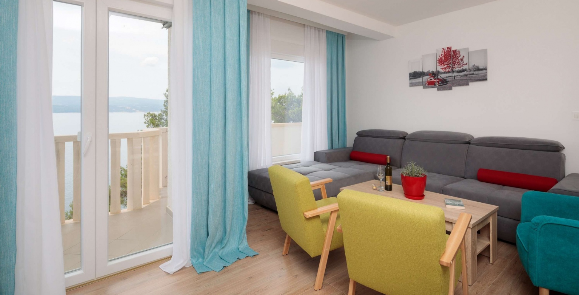 One Bedroom Apartment with Sea View