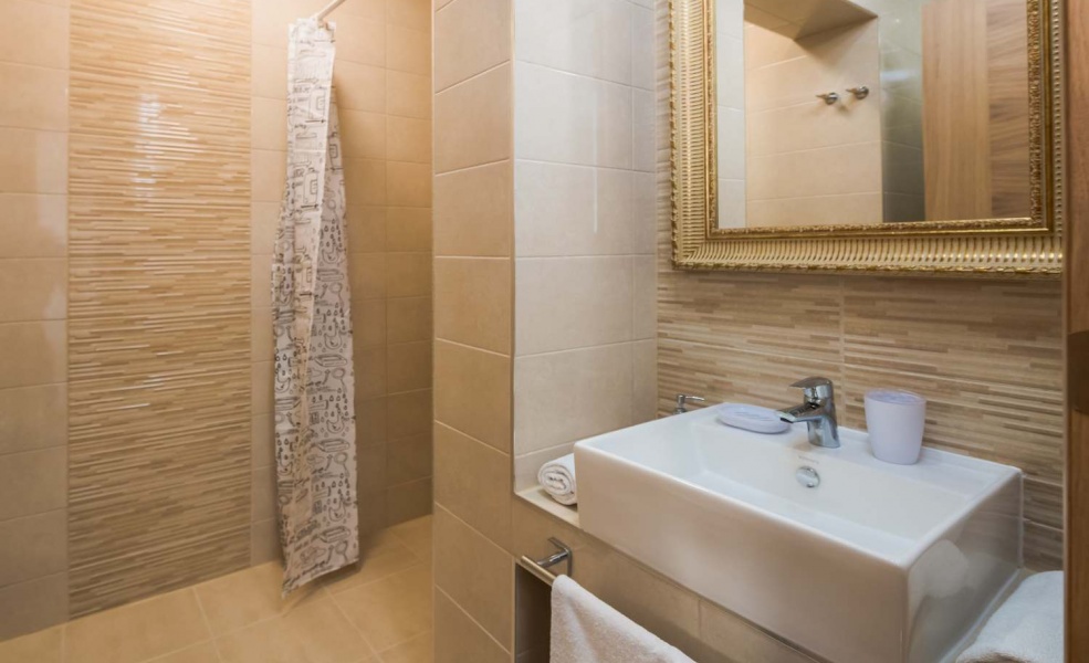 Two Bedroom Apartment with Sea View