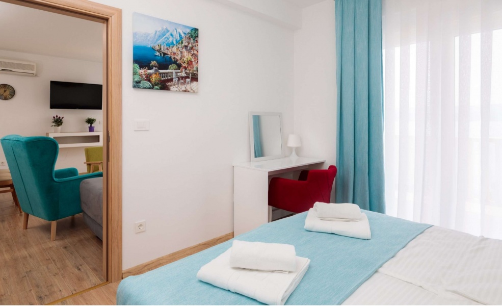 One Bedroom Apartment with Sea View