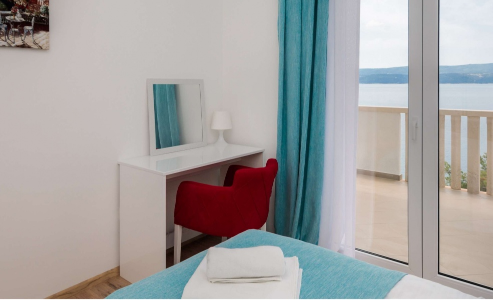 One Bedroom Apartment with Sea View